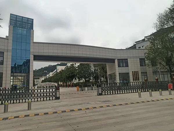 Buleway statybos baseino projektas: Malipo nacionalinė vidurinė mokykla, Yunnan provincija.